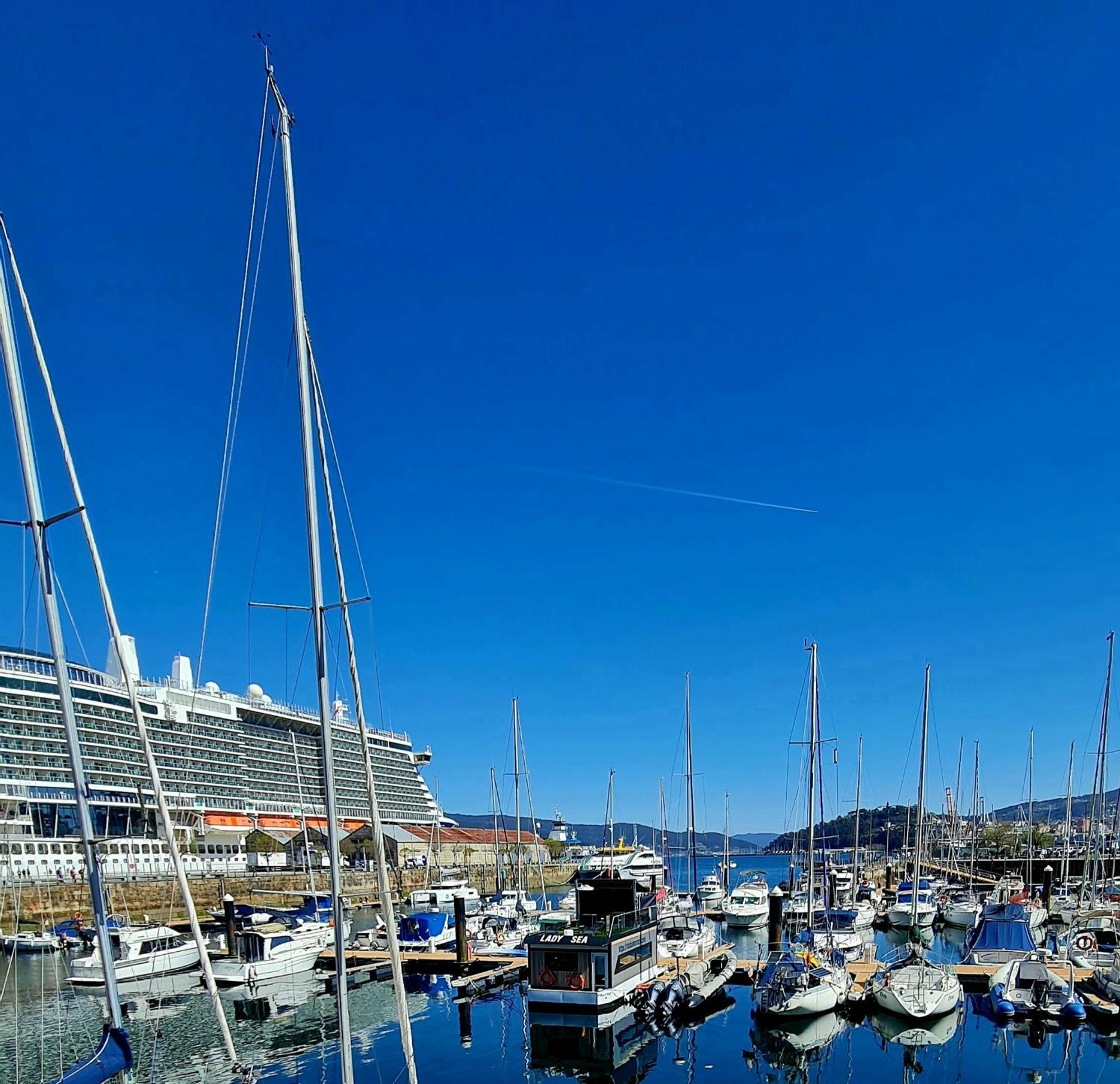 Barco-Apartamento En El Nautico De Vigo Exterior foto